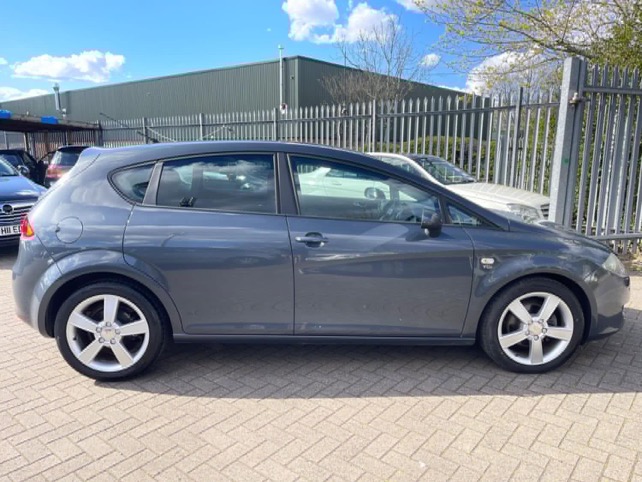 SEAT , LEON  2006(06) 2.0 TDI Sport DSG Euro 4 5dr