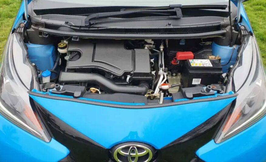 2016 Toyota Ago VVTi 1 Liter petrol x-cite Cyan ULEZ Free