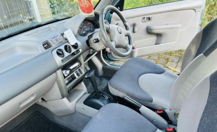 2001 Nissan micra