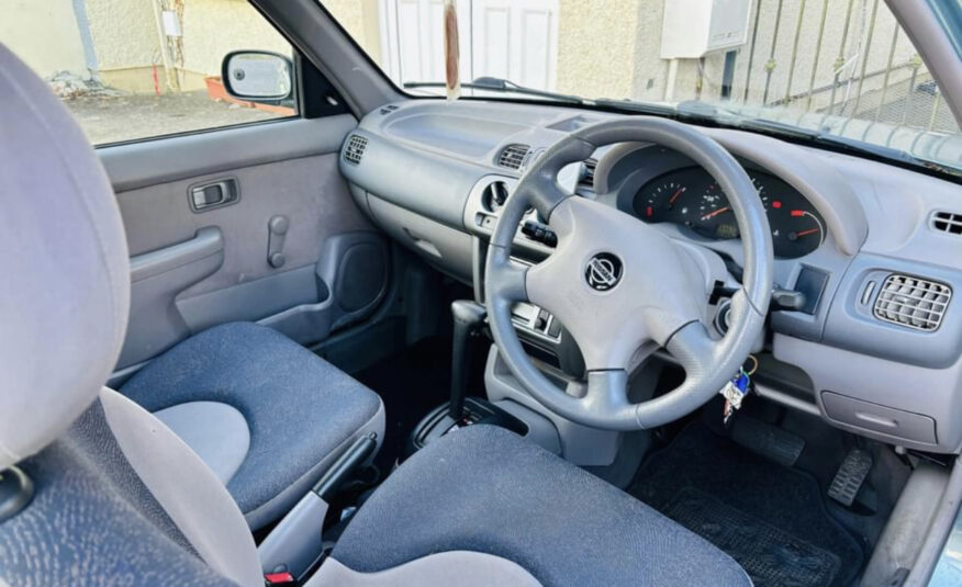 2001 Nissan micra