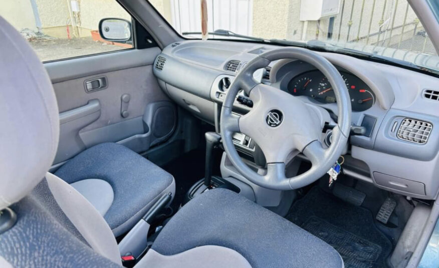 2001 Nissan micra