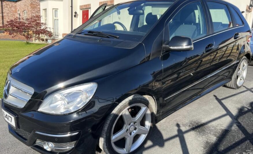 2011 Mercedes-Benz b-180