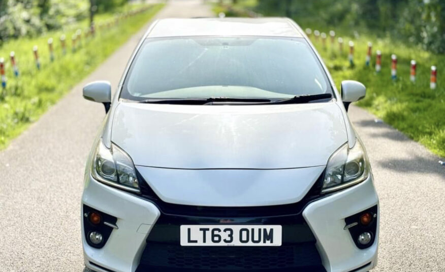 2013 TOYOTA PRIUS G’S SPORTS HYBRID AUTOMATIC PETROL GS NEW.