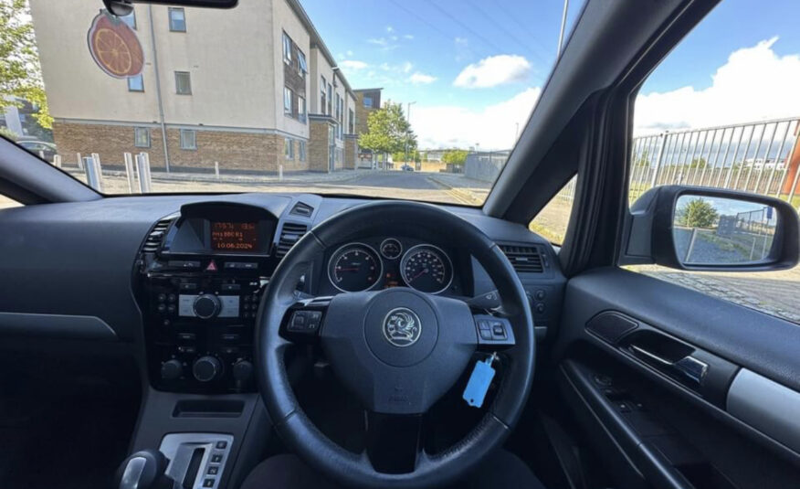 Top Spec Vauxhall Zafira AUTOMATIC 7-Seater .