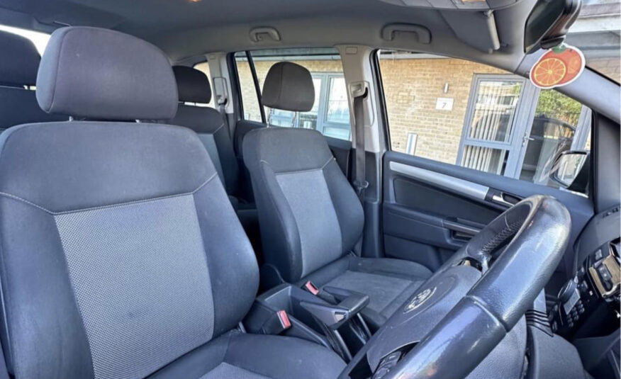 Top Spec Vauxhall Zafira AUTOMATIC 7-Seater .