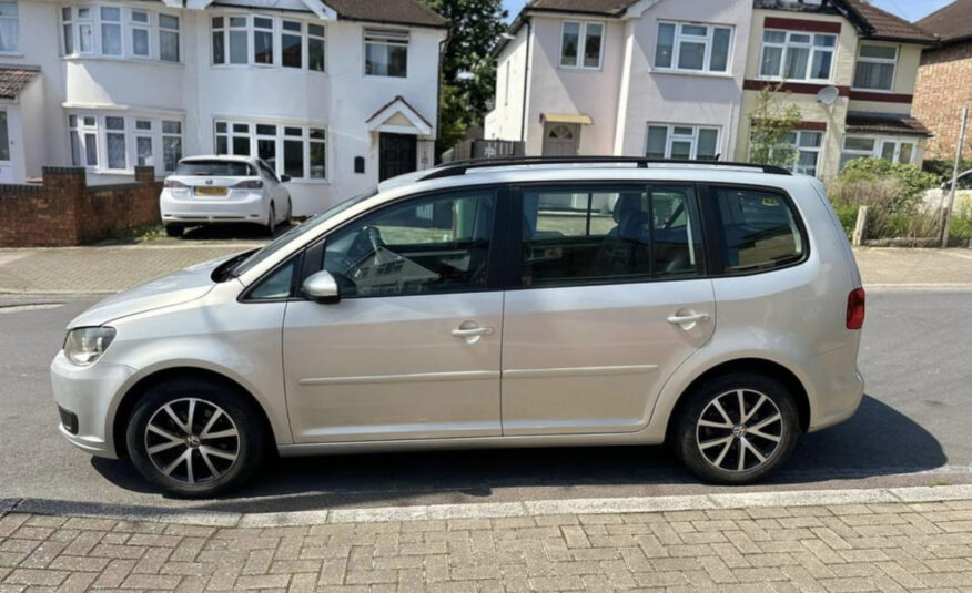 Volkswagen Touran mpv 1.4 petrol 7 seats