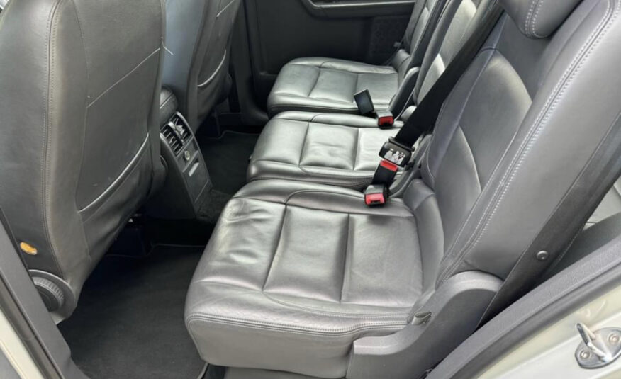 Volkswagen Touran mpv 1.4 petrol 7 seats