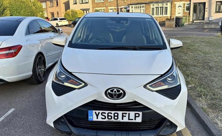 TOYOTA AYGO AUTOMATIC PETROL 1.0 L