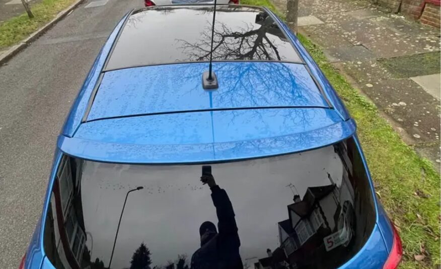 Toyota Yaris Hybrid excel 2014 year Panoramic sunroof